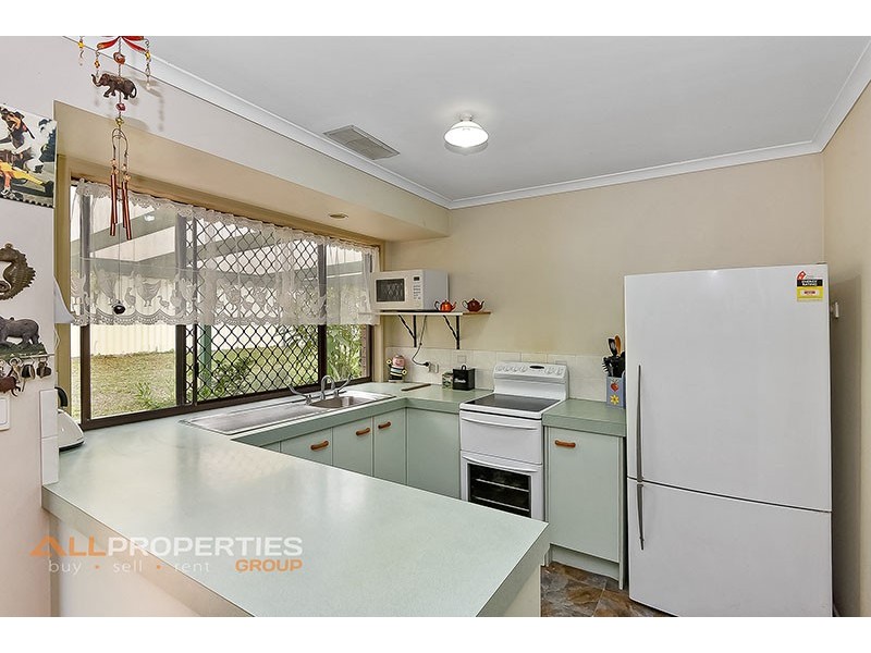 22 BUSHLAND DRIVE, Regents Park QLD 4118