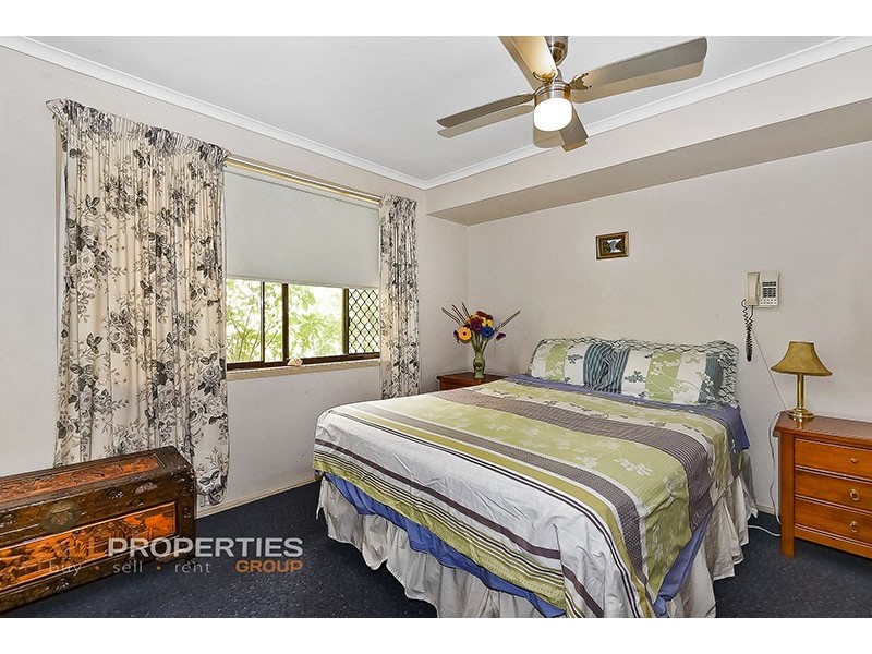 22 BUSHLAND DRIVE, Regents Park QLD 4118