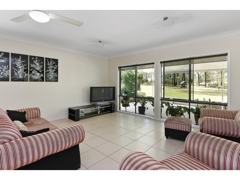 8-10 Quartz Cl, Greenbank QLD 4124