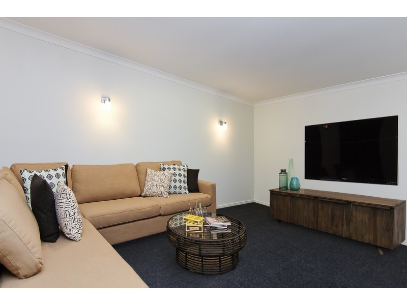 8-10 Quartz Cl, Greenbank QLD 4124