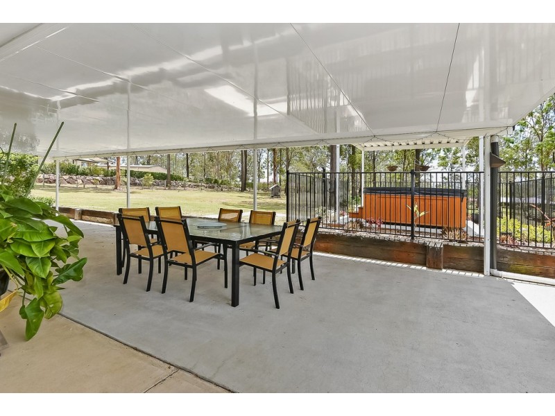 8-10 Quartz Cl, Greenbank QLD 4124