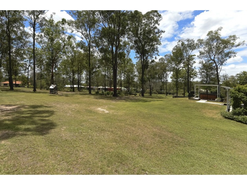 8-10 Quartz Cl, Greenbank QLD 4124