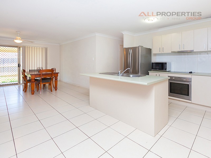 8 Giselle Street, Hillcrest QLD 4118