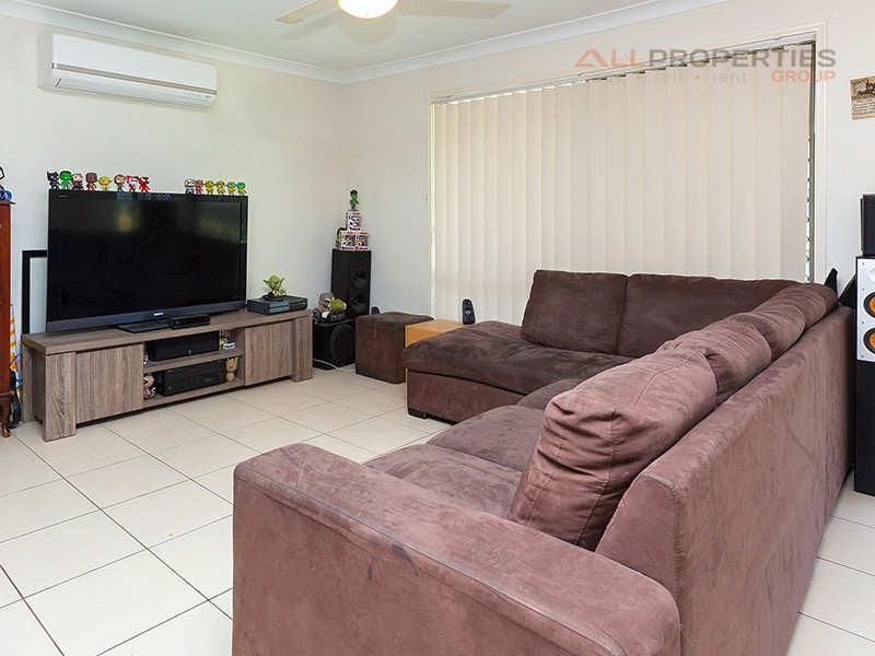 8 Giselle Street, Hillcrest QLD 4118
