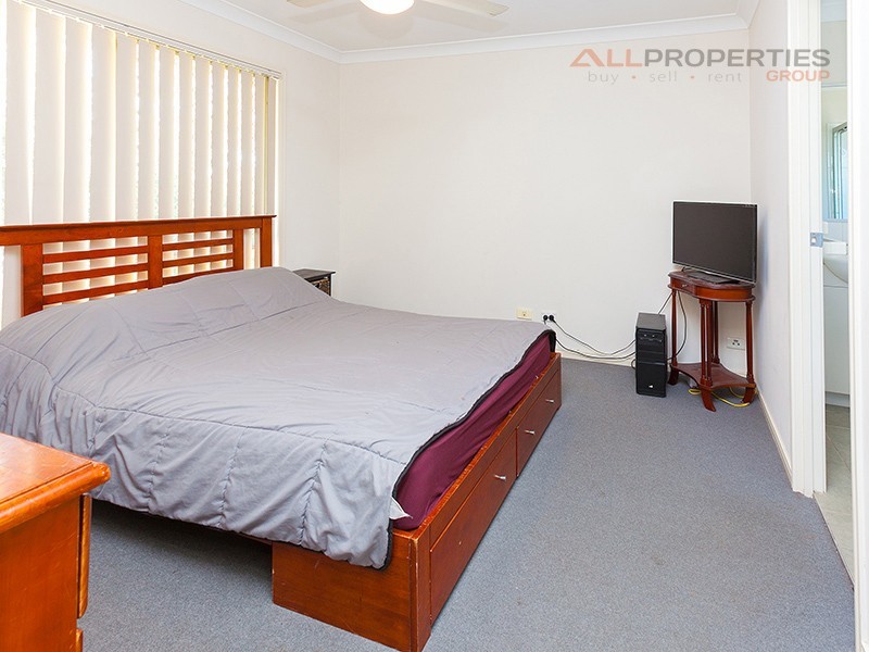 8 Giselle Street, Hillcrest QLD 4118