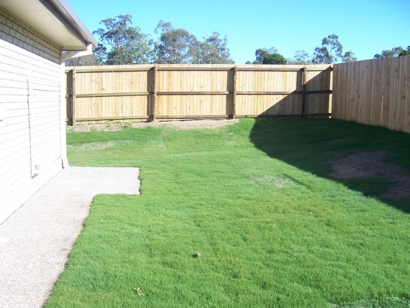 8 Giselle Street, Hillcrest QLD 4118