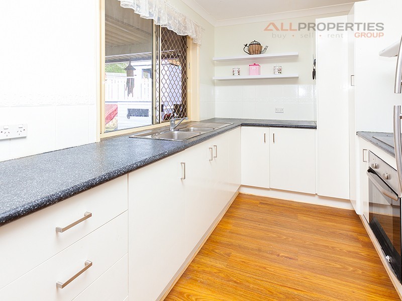 16 Park Close, Hillcrest QLD 4118