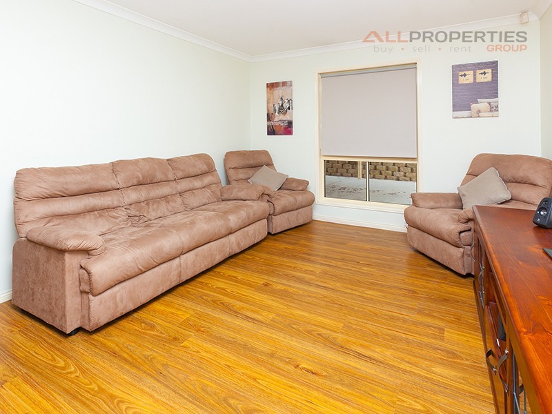 16 Park Close, Hillcrest QLD 4118