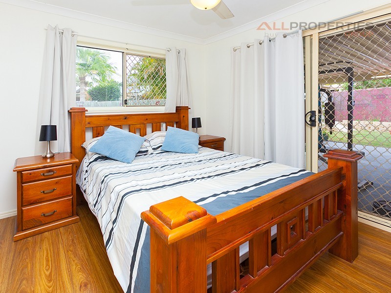 16 Park Close, Hillcrest QLD 4118