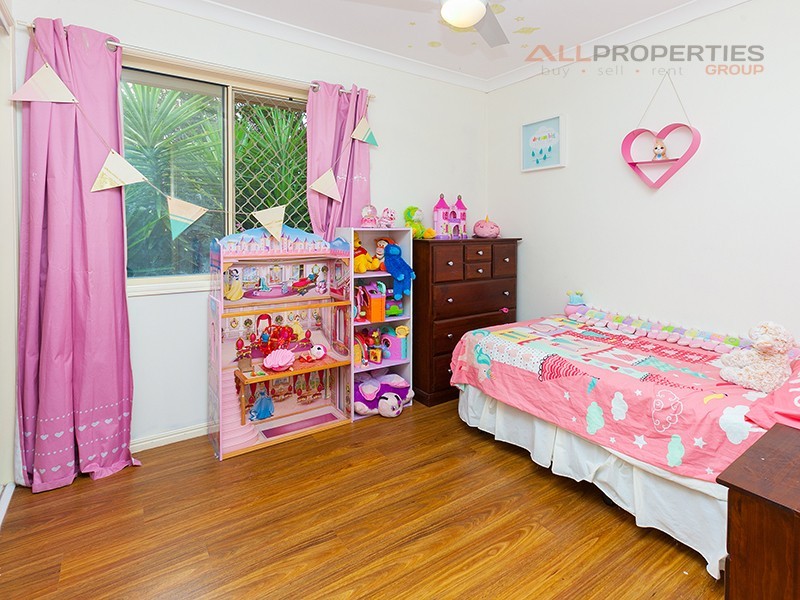 16 Park Close, Hillcrest QLD 4118