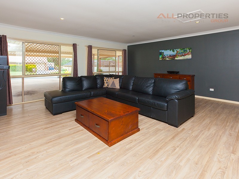 16 Park Close, Hillcrest QLD 4118