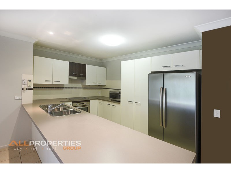 38 Mapelton Cct, Parkinson QLD 4115