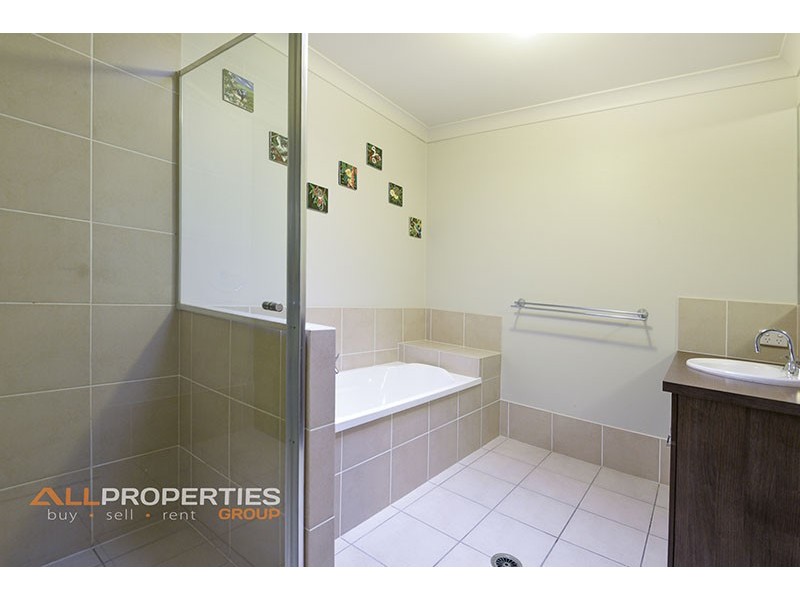 38 Mapelton Cct, Parkinson QLD 4115