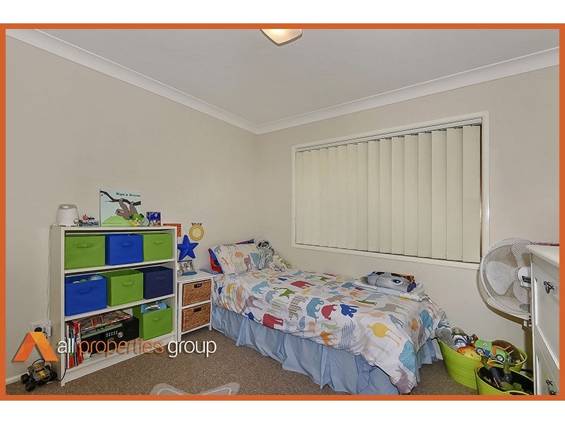 15 Orlando Crescent, Springwood QLD 4127