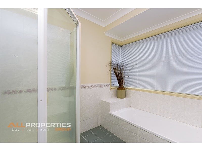 1-11 Canterbury Drive, Mundoolun QLD 4285
