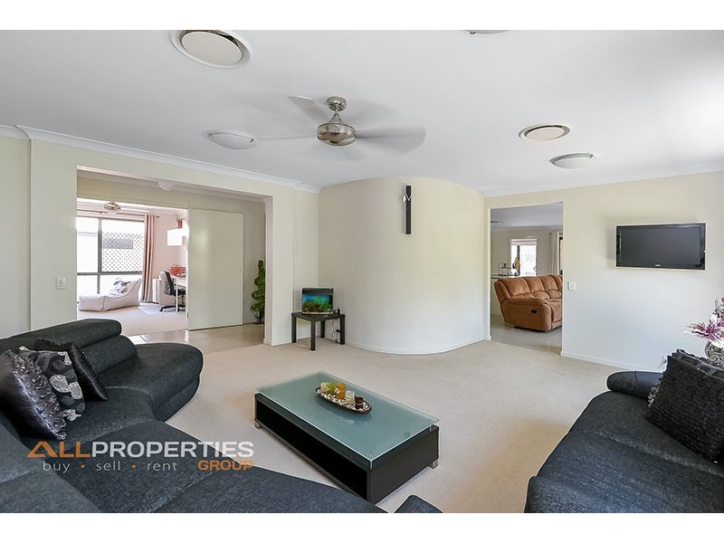 15 Acacia Street, Heathwood QLD 4110