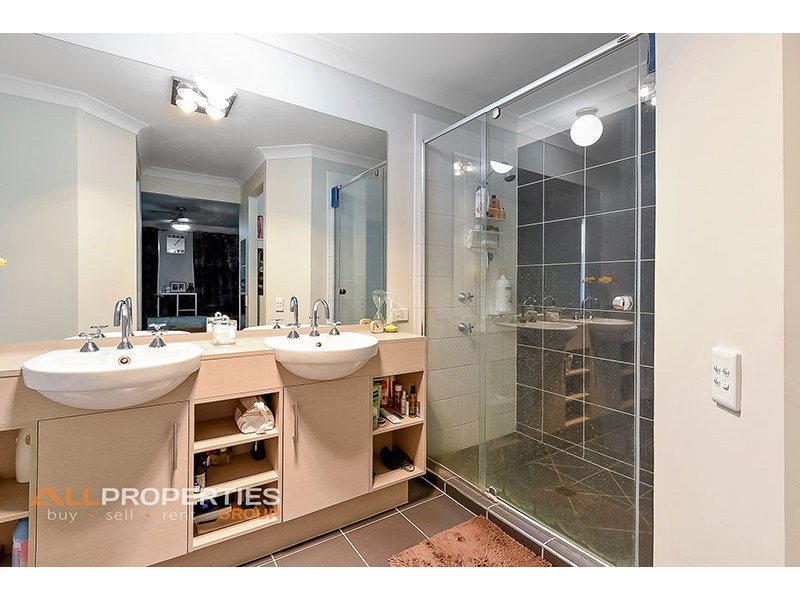 15 Acacia Street, Heathwood QLD 4110