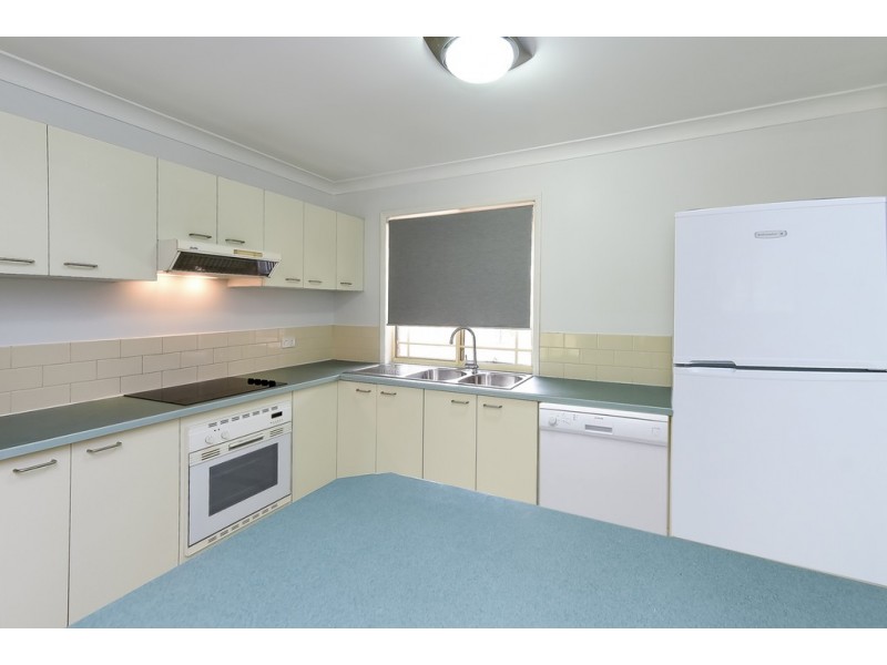 2/11 Jimbour Cl, Forest Lake QLD 4078
