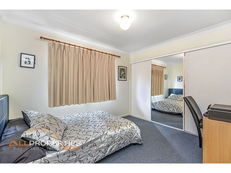 65 Lakeside Crescent, Forest Lake QLD 4078