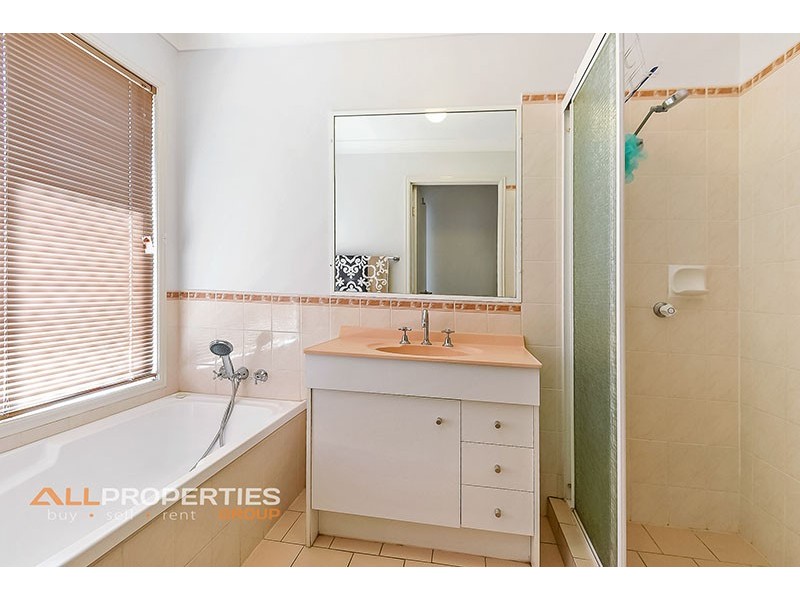 33 Maclean Court, Boronia Heights QLD 4124