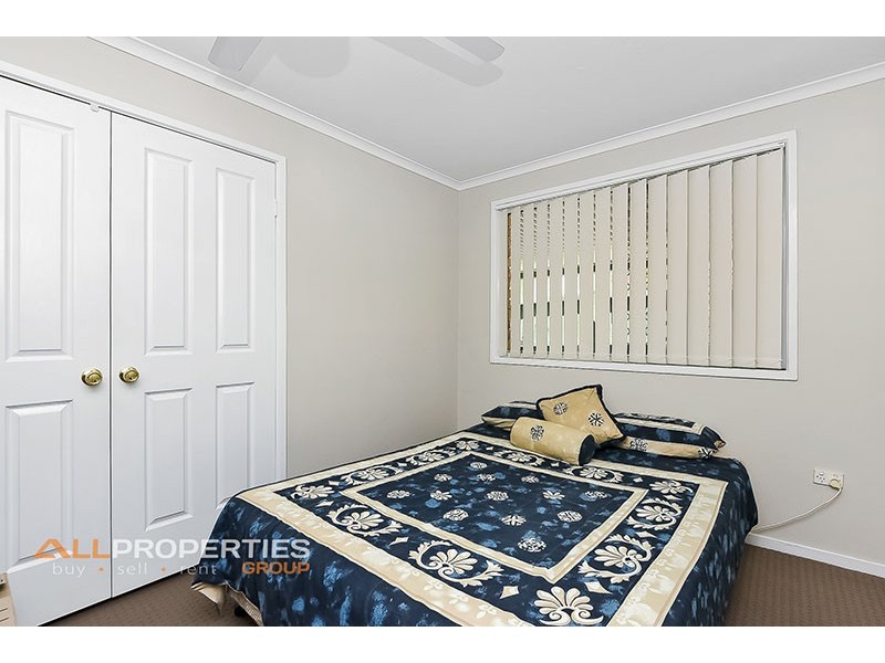 3 CYGNUS CT, Regents Park QLD 4118