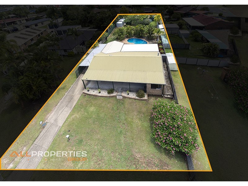 3 CYGNUS CT, Regents Park QLD 4118