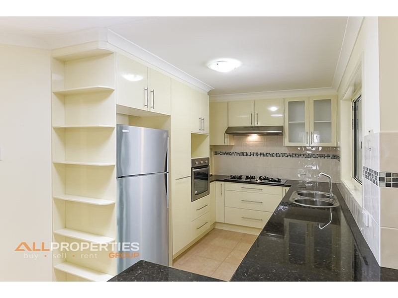 22 Isaac Court, Hillcrest QLD 4118