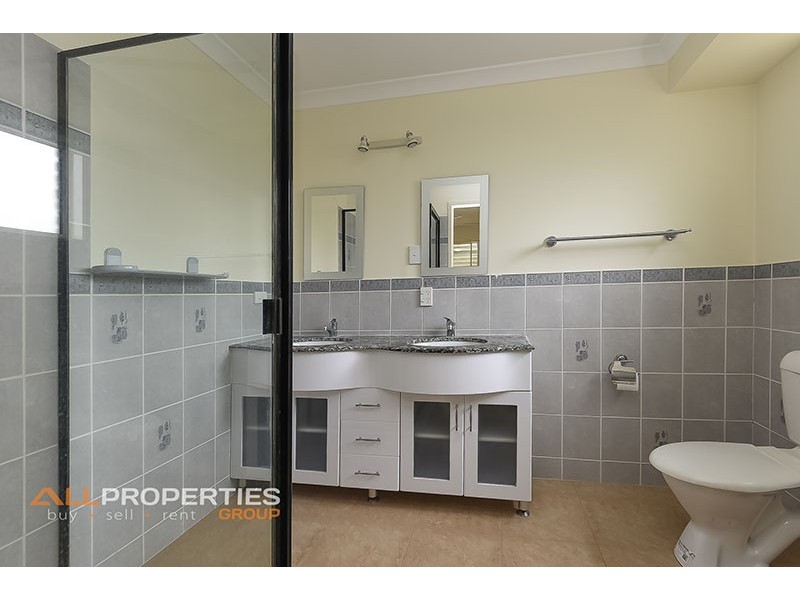 22 Isaac Court, Hillcrest QLD 4118