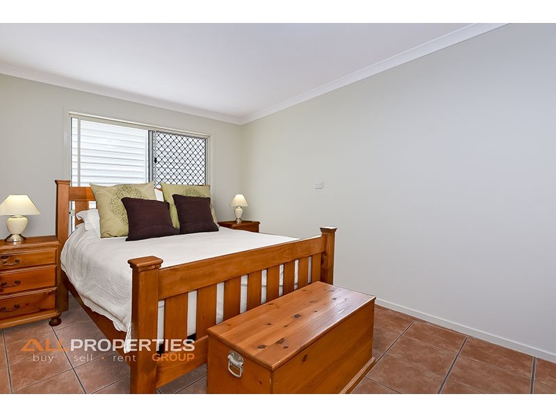 22 Isaac Court, Hillcrest QLD 4118