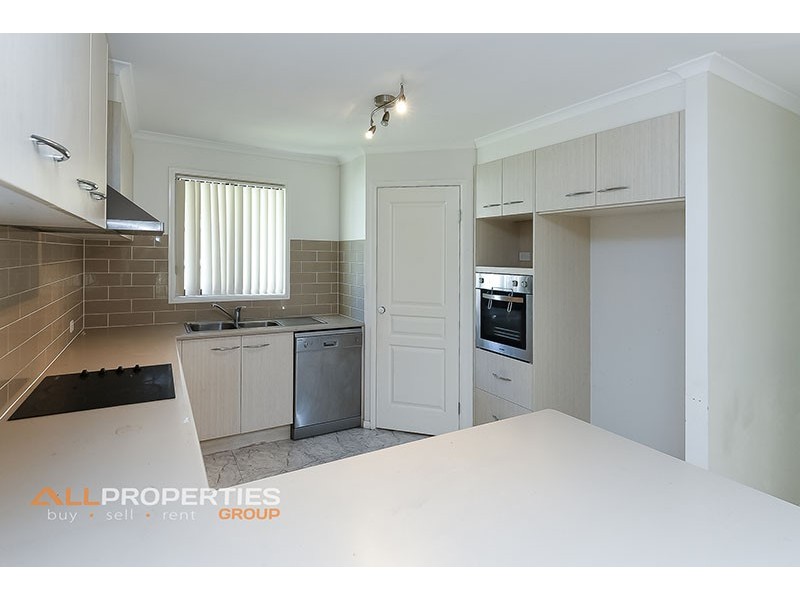 4 Frangipani Place, Regents Park QLD 4118