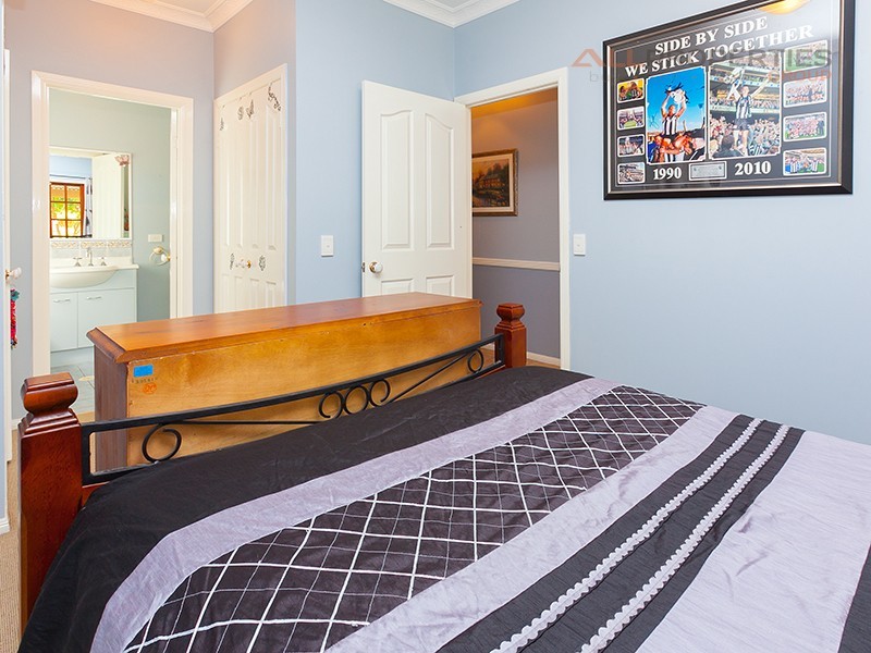 24 Paton Crescent, Forest Lake QLD 4078