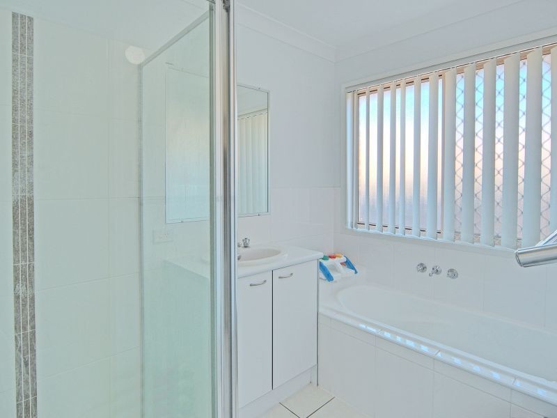 41 Paul Drive, Regents Park QLD 4118