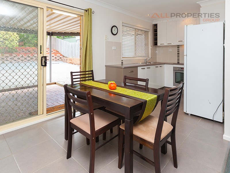 13 Ponderosa Street, Hillcrest QLD 4118
