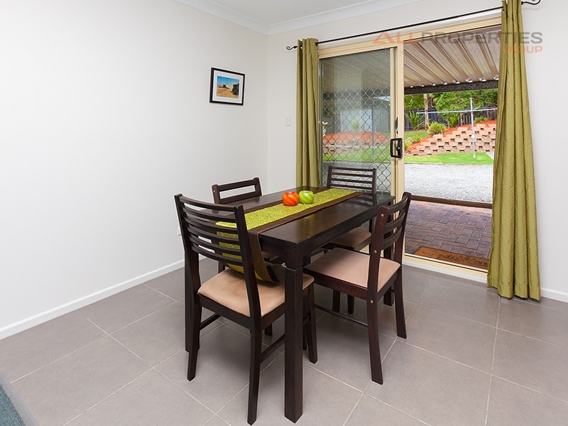 13 Ponderosa Street, Hillcrest QLD 4118