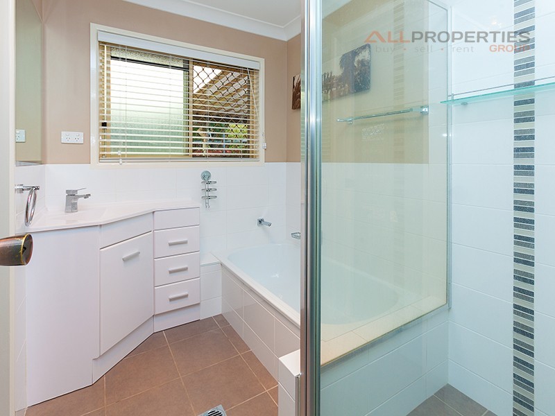 13 Ponderosa Street, Hillcrest QLD 4118