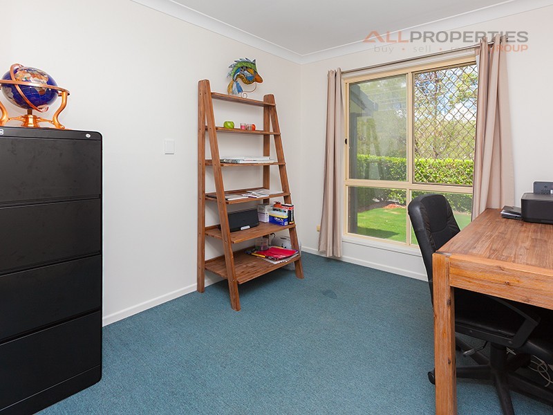 13 Ponderosa Street, Hillcrest QLD 4118