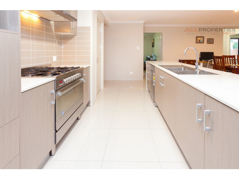 14 Forestglen Cres, Browns Plains QLD 4118