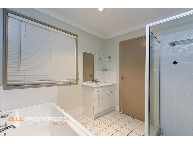 15 Wentworth Tce, Boronia Heights QLD 4124