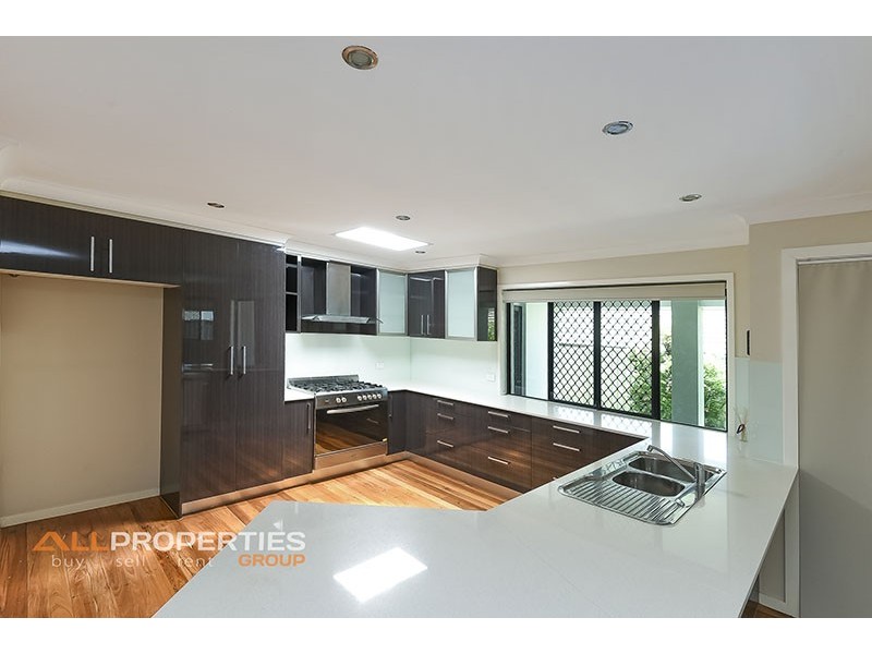 4 Denver Grove, Regents Park QLD 4118