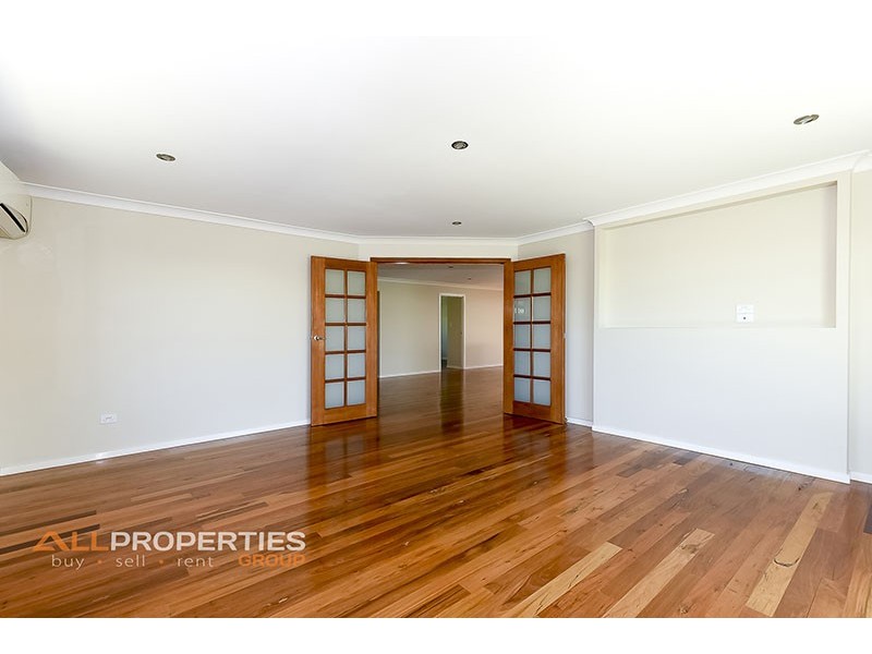 4 Denver Grove, Regents Park QLD 4118