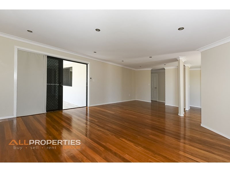 4 Denver Grove, Regents Park QLD 4118