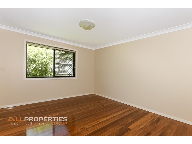 4 Denver Grove, Regents Park QLD 4118