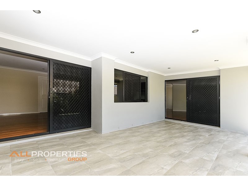 4 Denver Grove, Regents Park QLD 4118