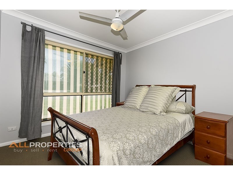 12 PANDANUS CT, Regents Park QLD 4118