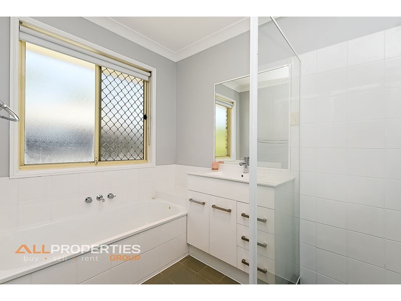 12 PANDANUS CT, Regents Park QLD 4118