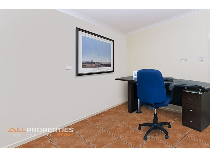 22 Isaac Court, Hillcrest QLD 4118