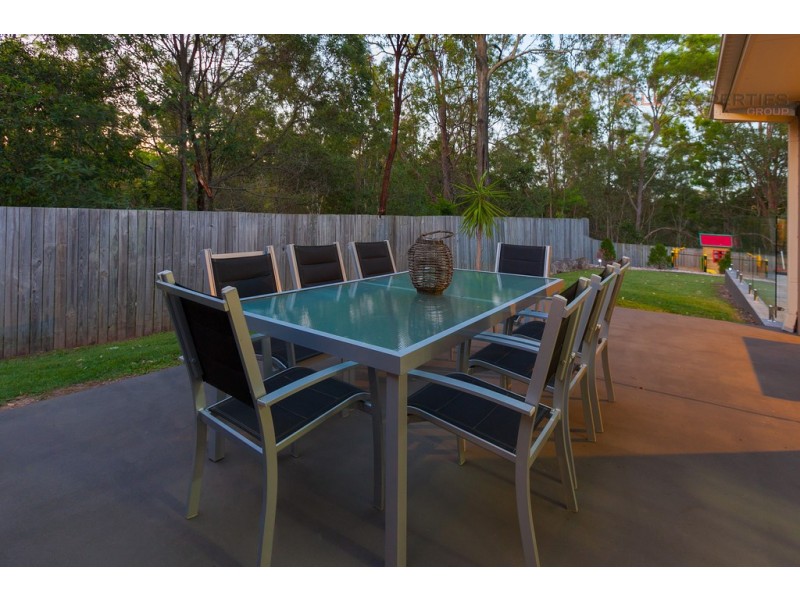 8 Wendt Pl, Edens Landing QLD 4207