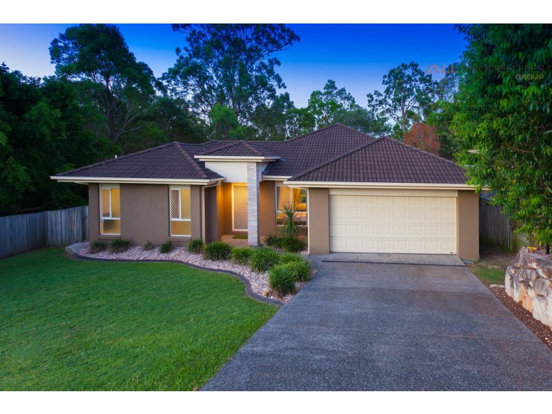 8 Wendt Pl, Edens Landing QLD 4207