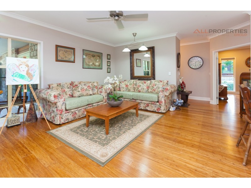 37 Bradley Ct, Greenbank QLD 4124