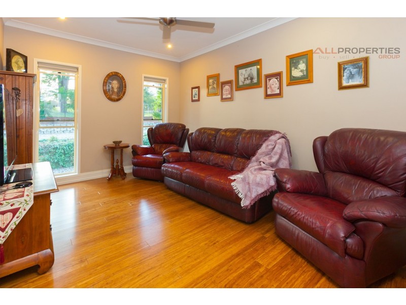 37 Bradley Ct, Greenbank QLD 4124